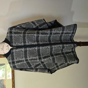 Max Studio OSFM green plaid zippered cape